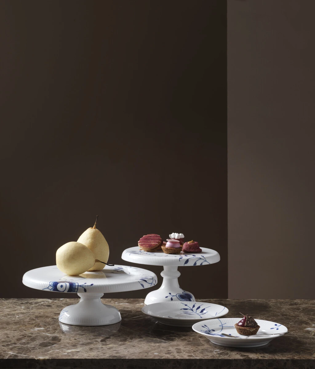 Royal Copenhagen Blå Mega Riflet Fad På Fod 23 Cm 4 Royal Copenhagen Blå Mega Riflet Fad På Fod 23 Cm - Billede 4