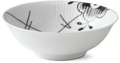 Royal Copenhagen Sort Mega Riflet Portionsskål 35 Cl